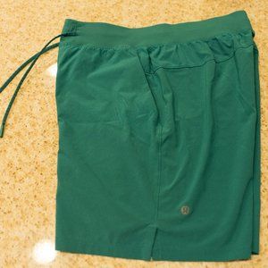 Lululemon Men's T.H.E. Linerless Short 7" M Green